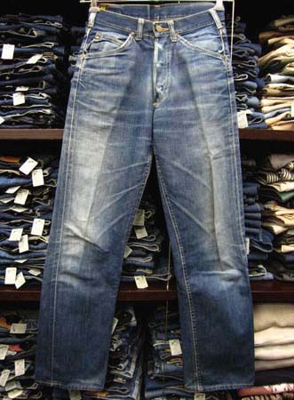 １９６０年代 ＶＩＮＴＡＧＥ Ｌee １０１ボタンフライ 黒タグサイド